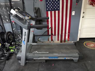 Nautilus StrikeZone Treadmill