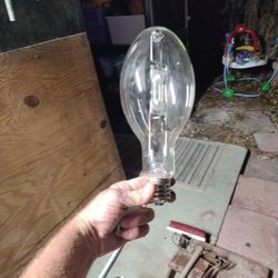 Mercury Vapor Have 3 Of Them 4 20