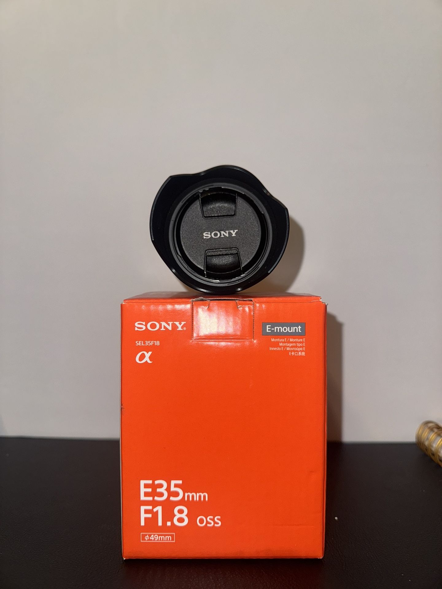 Sony E 35mm f/1.8 OSS Lens for Sony E mount SEL35F18