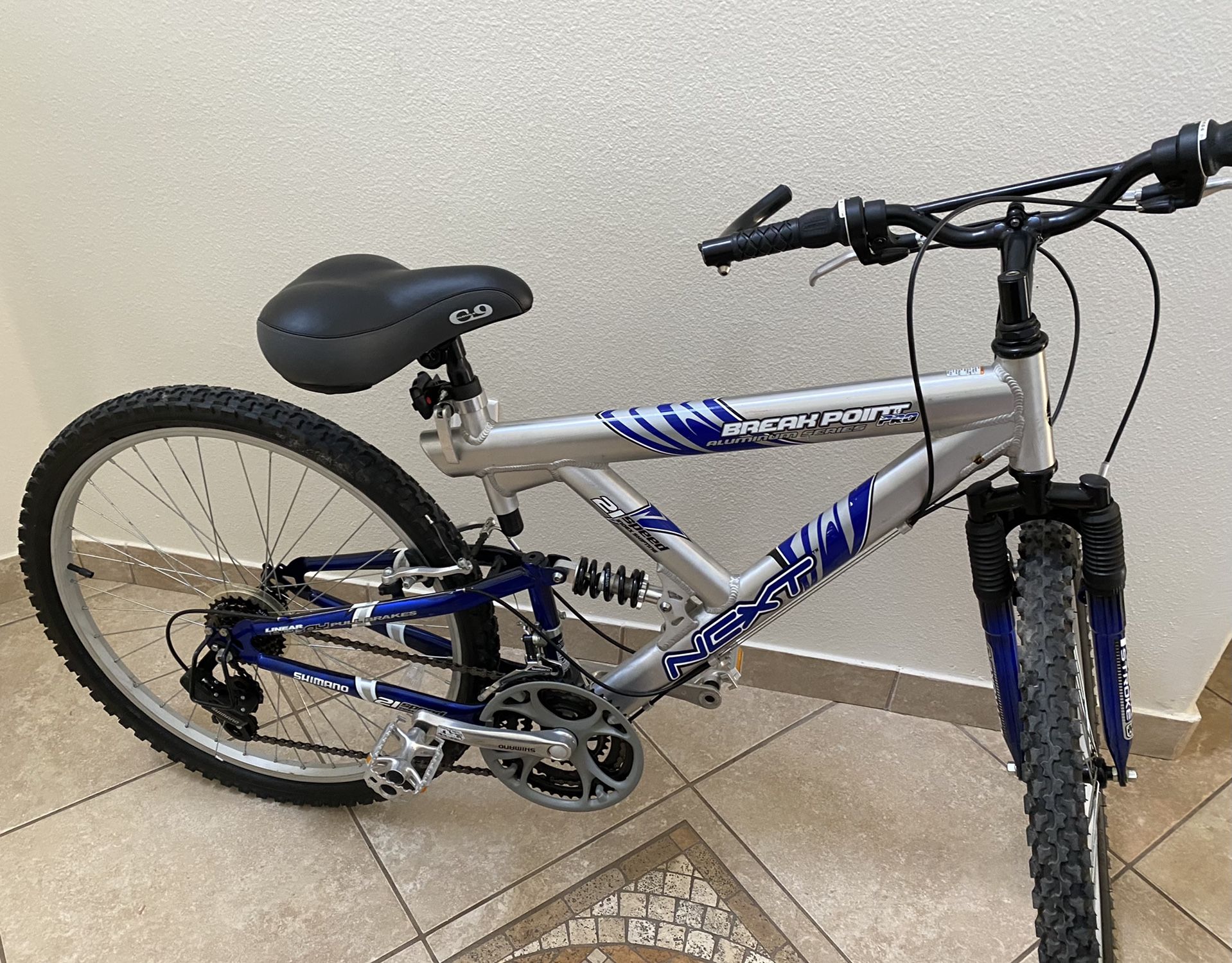 Next Breakpoint Pro 26 In.Mountain Bike 21 Speeds