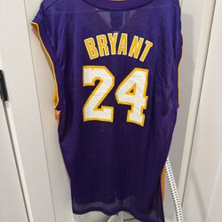 Kobe Bryant #24 Lakers Adidas Jersey (XL)