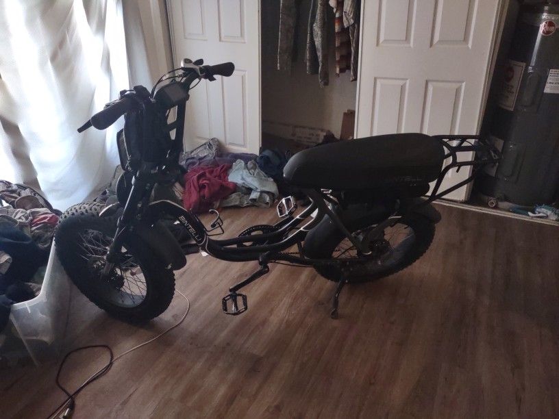 BENTELLI E bike Good Condition, W/C Charger And receipt.