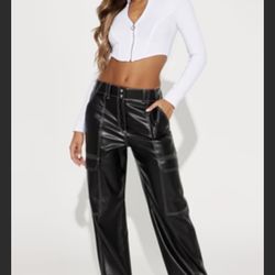 Women’s Faux Leather pants Black size M