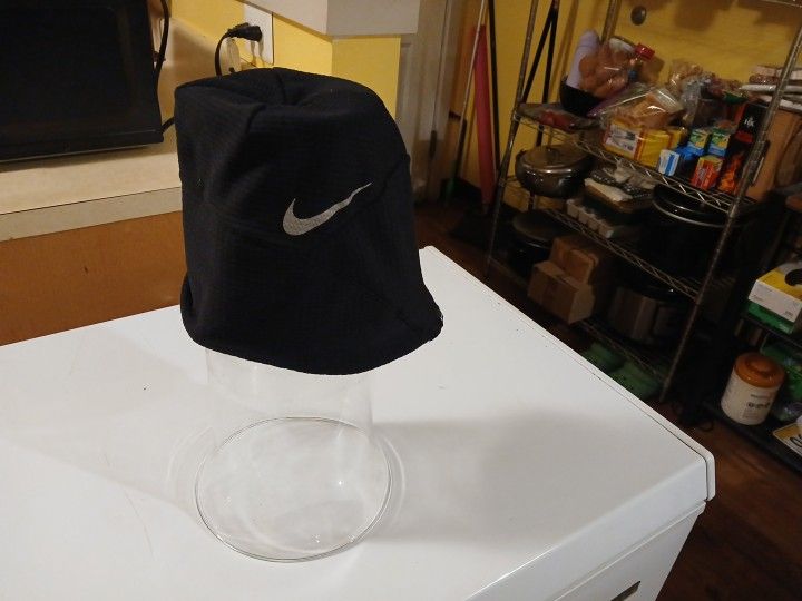 Men's Nike Trail Running Beanie Size Large XL All Black Brand New