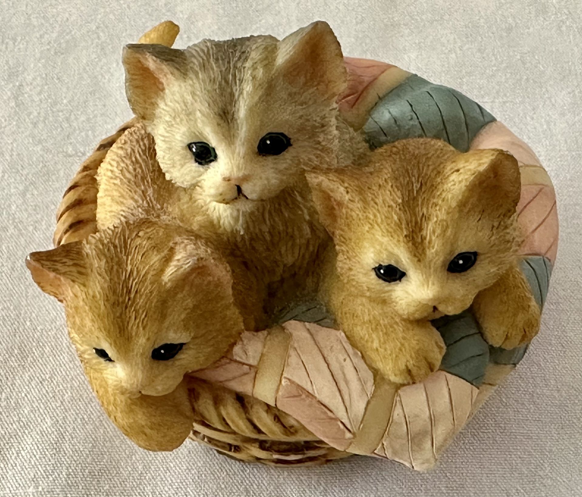 Vintage "Bright Eyes" Pet Tales Resin figurine by Carlton Cards, featuring kittens in a basket.