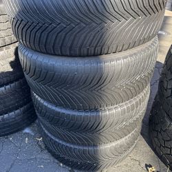 4 usadas 235-55-18 Michelin $140 las 4 montadas y Balanceadas