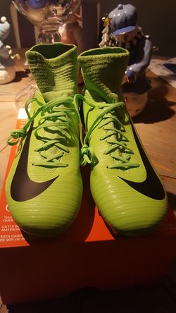 Jr Mercurial soccer shoes