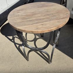 Wood And Metal Modern Or Farmhouse Style End Or Occasional Table