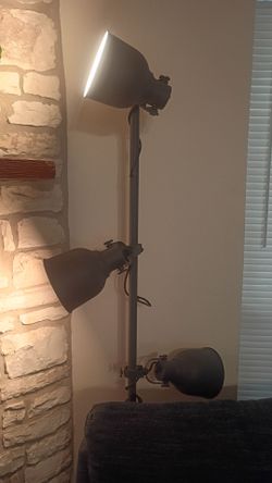 Industrial Style 3-Head Floor Lamp