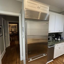 Sub-Zero Refrigerator - In Great Shape For Amazing Price 