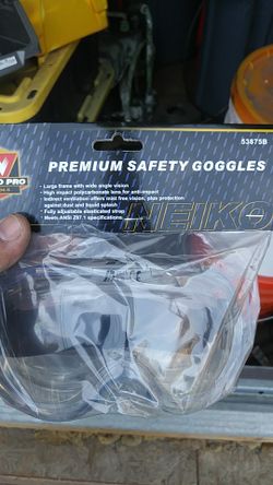 Safety goggles