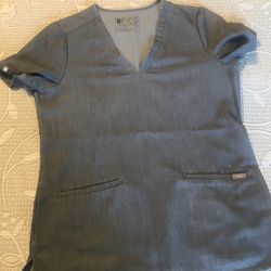 grey figs top size small $15