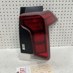 2025 KIA CARNIVAL RIGHT SIDE TAIL LIGHT OEM 