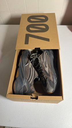 Adidas Yeezy Boost 700 size 6 US