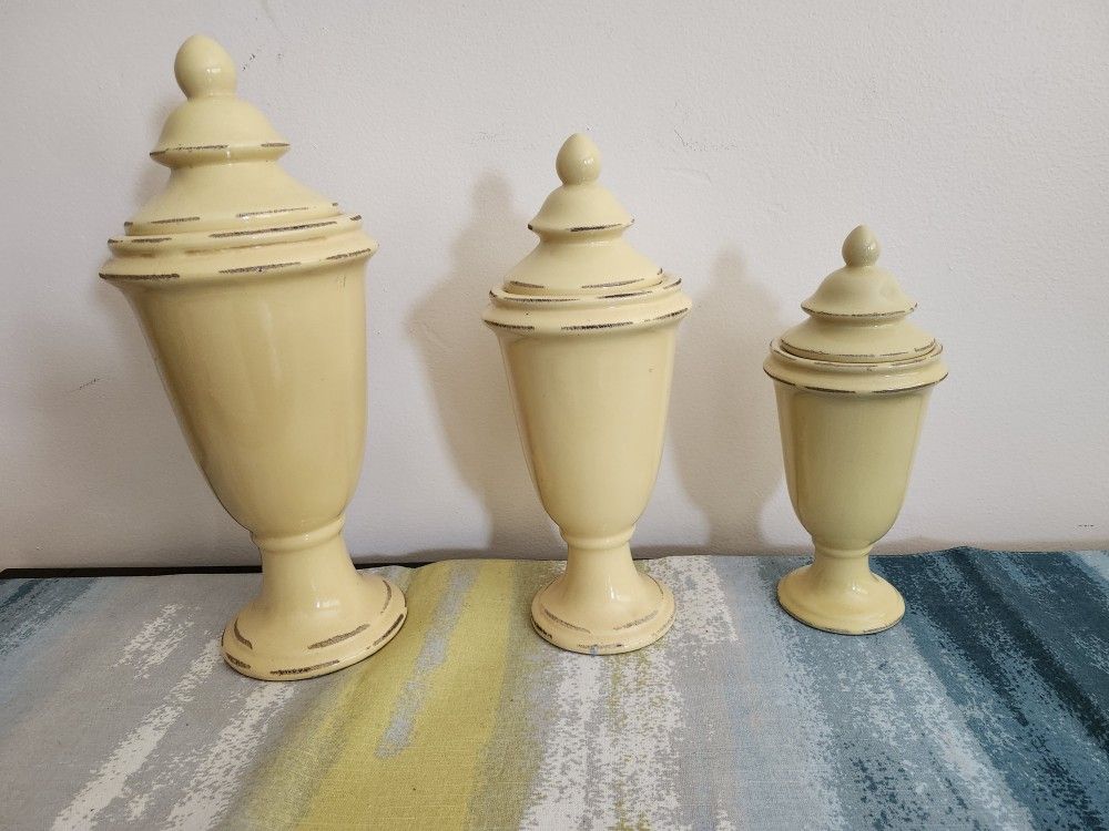 Beautiful Three Piece Finial Urns Decorative 