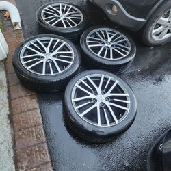 18 Silver / Black Accent Wheels 5 X 114.3