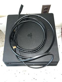 Ps4 slim 2TB
