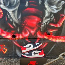 Air Jordan 1 Retro Low OG Black Toes