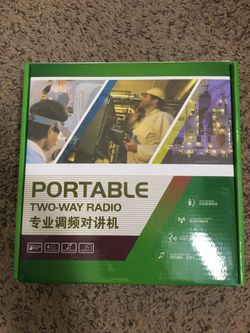 Portable two -way radio / walkie talkie