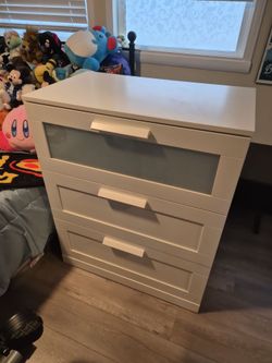 White 3-Chest Dresser