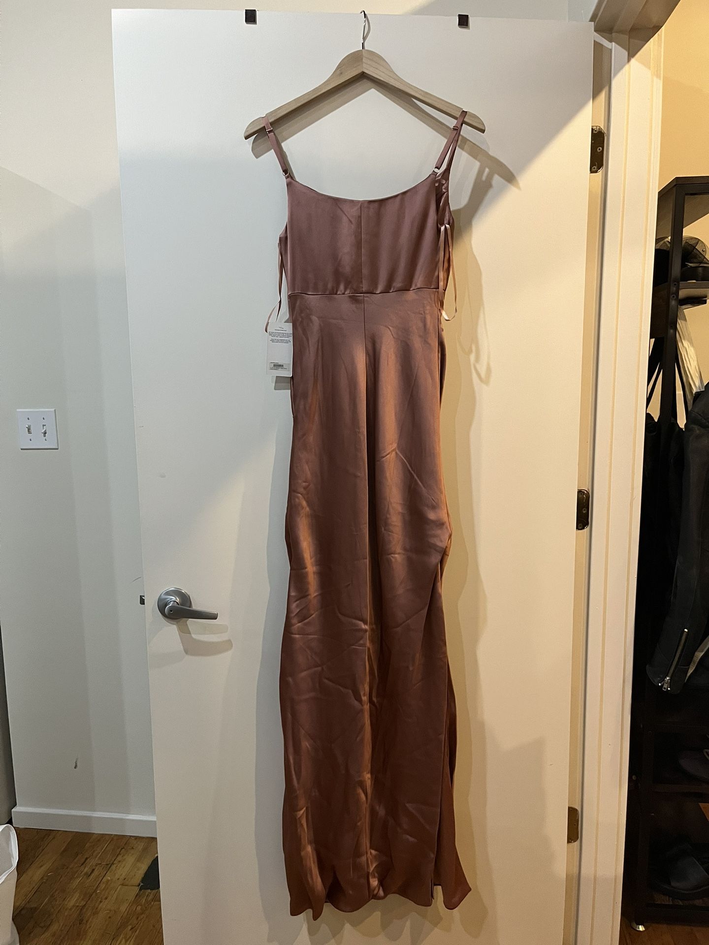 Brand New With Tags Revelry Bridesmaid Dress Desert Rose Sky Satin Size 2 Unaltered 