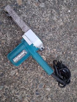 Makita 9031 1&1/8in belt file sander Excellent Condition. Four pick up fremont sea. No low ball offers please.