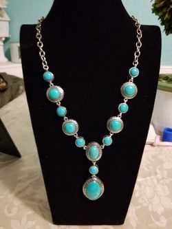 Turquoise effect necklace