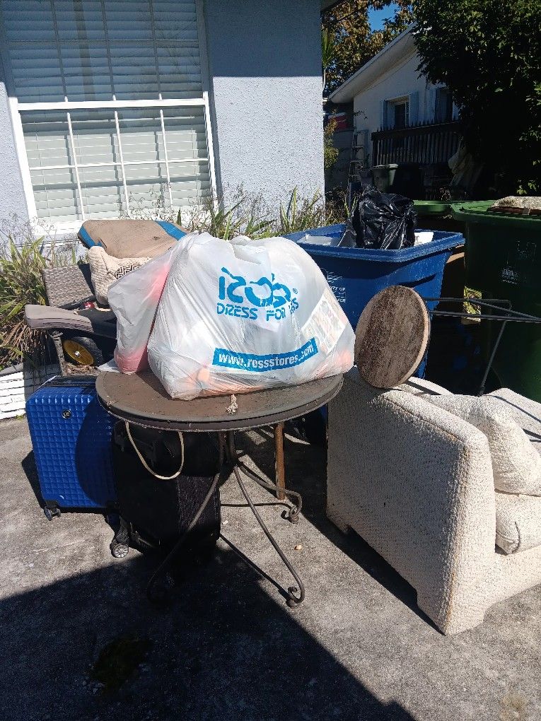 Trash Garbaje Storage Clean Outs House, Yard Clean Outs