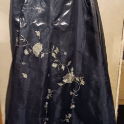 A beautiful long and broader third dress s size 9/10