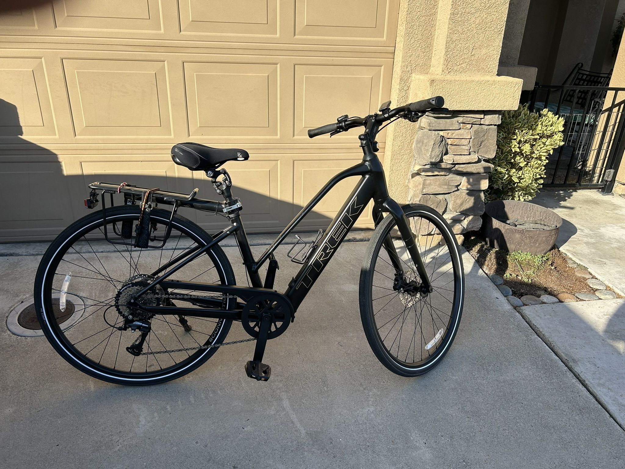 Trek Peddle Assist E-bike For Sale $900