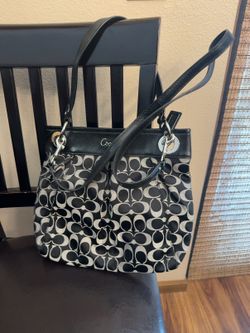 Authentic Coach Signature Tote – Black & Gray