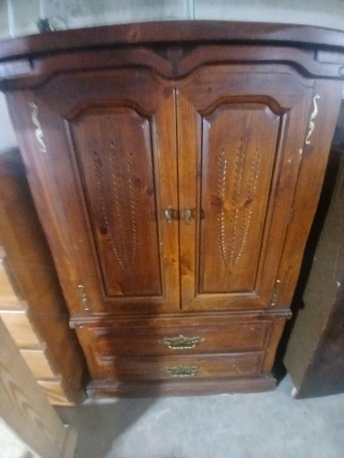 Dresser Chest Read Below