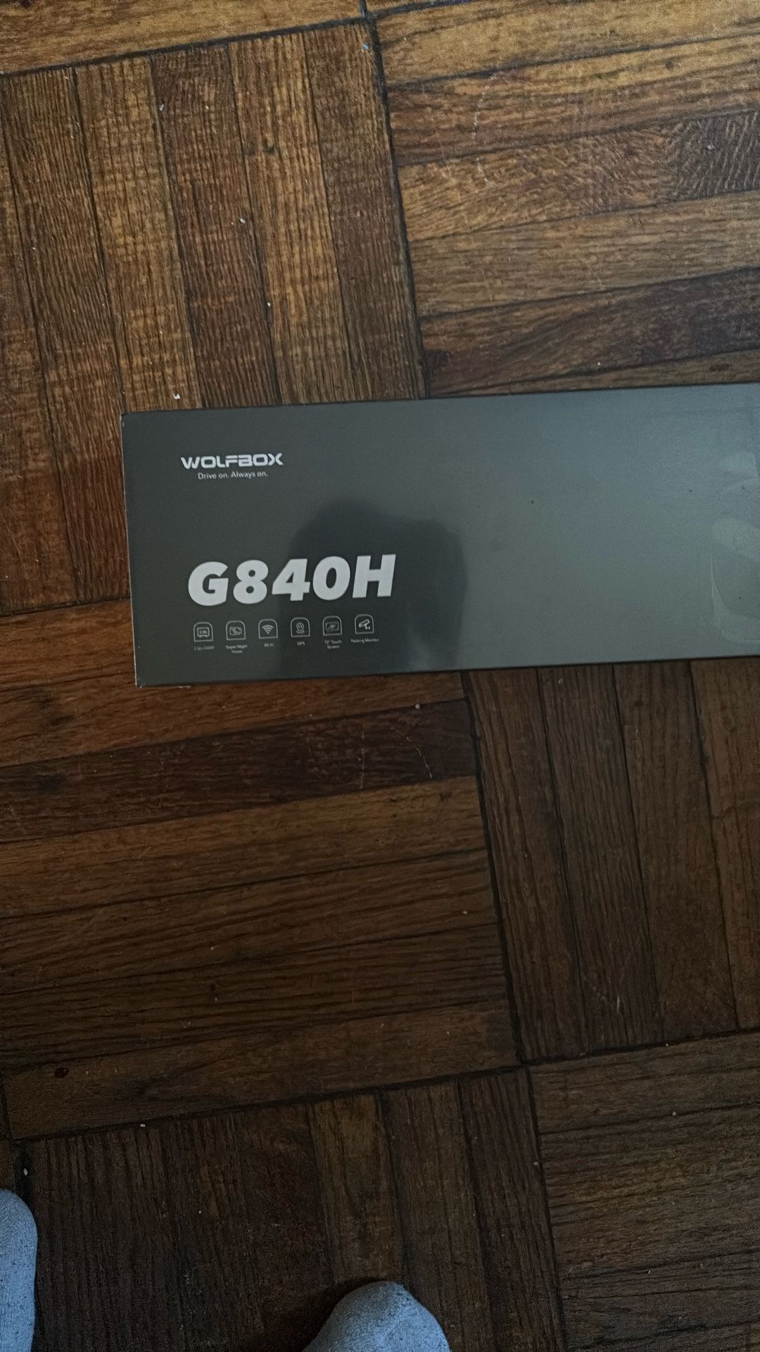 wolfbox dash cam 12” front 2.5k & rear 1080p