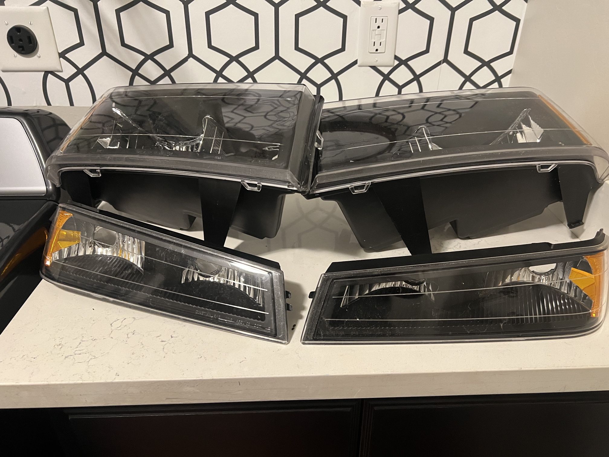 2003-2007 Chevy Silverado Headlights