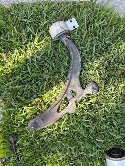 2015 Ford Explorer 3.5L Base Model  Lower control arms