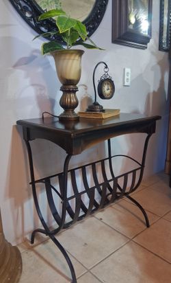 Wood Top magazine Table