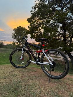 Genesis 27.5" V2100 Men's Mountain Bike, Black