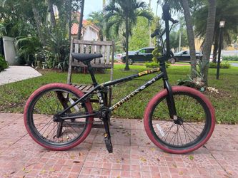GT BMX Bike 20 “– Black Frame, Red Tires