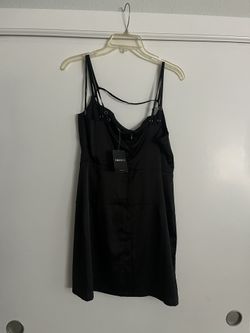 SATIN DRESS SIZE LARGE