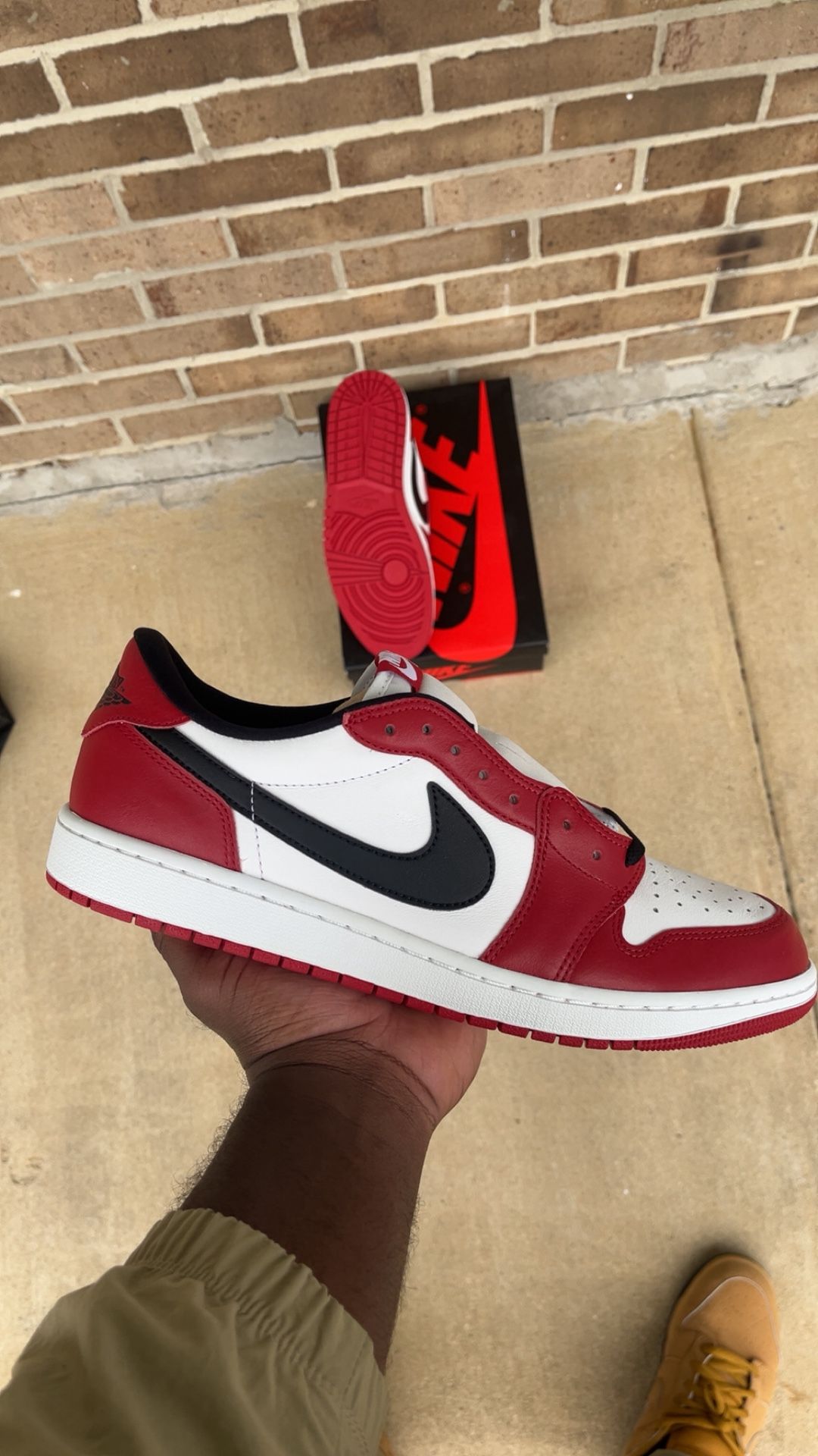 Jordan 1 Low OG Chicago