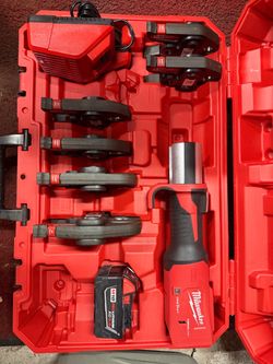 Milwaukee M18 FORCE LOGIC Press Tool Kit – 6 Jaws Plumbing