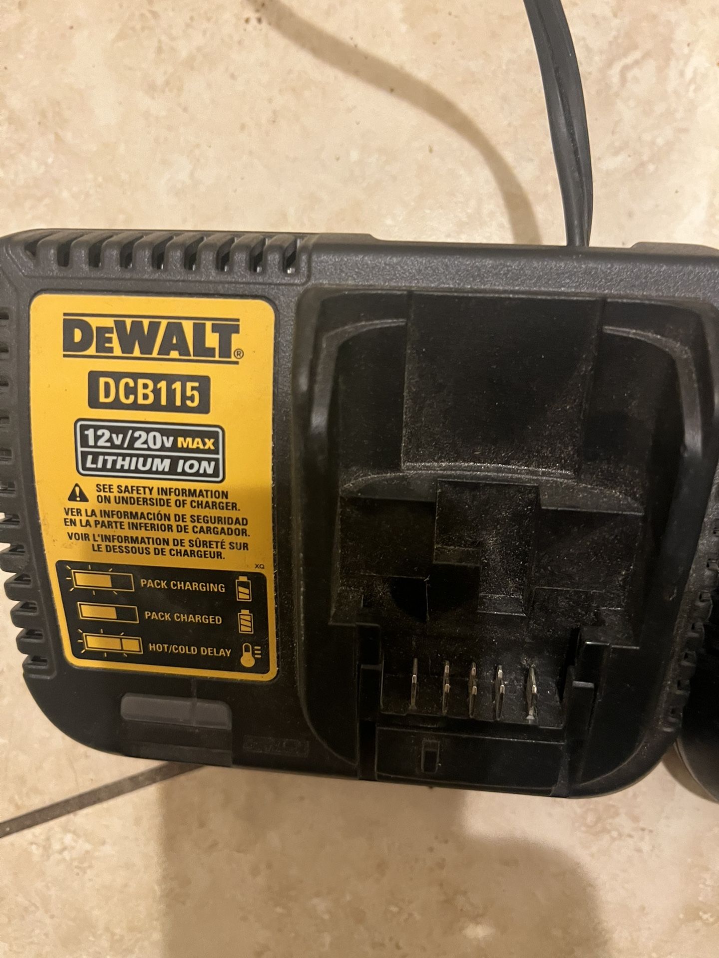 DEWALT Charger