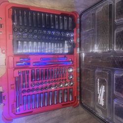 Tools Milwaukee Ratchet And Socket Set  