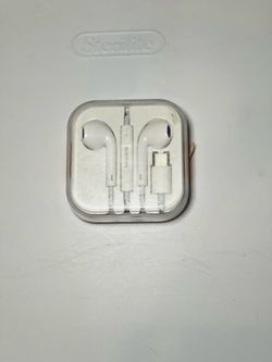 White Wired Earbuds with USB-C Connector