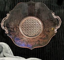 Vintage peak pink glass bowl
