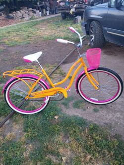 Shwinn Madeline 24 girls bike