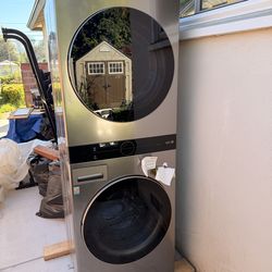 Electric LG thinQ WashTower