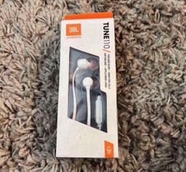 JBL TUNE 110 Harman In-Ear Wired Headphones with One-Button Remote -  White New  earphones Wired headphones cords earbuds with BOX 
