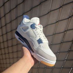 Nike SB Air Jordan 4