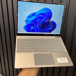 Microsoft Surface Laptop Go 